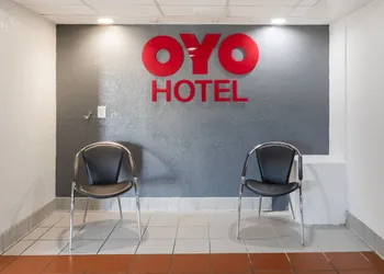 OYO Hotel Houston Katy Freeway hotel thumbnail 2
