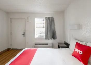 OYO Hotel Houston Katy Freeway hotel thumbnail 7