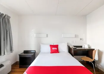 OYO Hotel Houston Katy Freeway hotel thumbnail 8