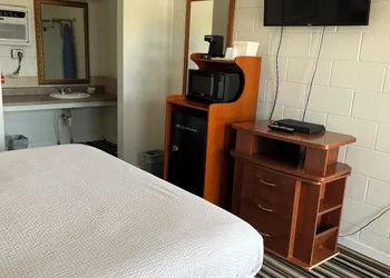 Ballinger Inn hotel thumbnail 3
