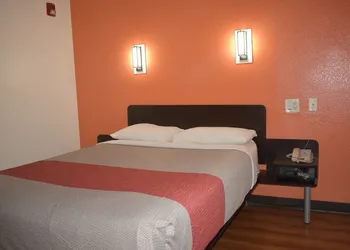 Motel 6 Springfield, IL hotel thumbnail 7