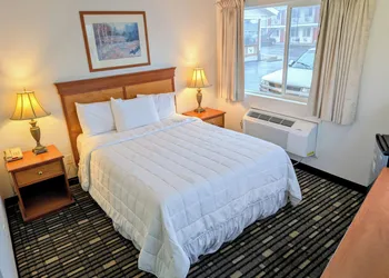 Ponderosa Motel hotel thumbnail 7