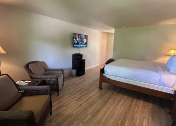 The Shelby Inn hotel thumbnail 7