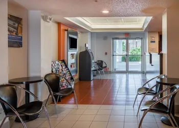 Motel 6 Irving, TX - DFW Airport North hotel thumbnail 6