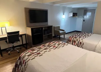 Red Roof Inn Kokomo hotel thumbnail 5