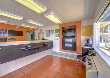 Motel 6 San Antonio, TX - Fort Sam Houston hotel thumbnail 2