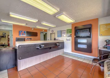 Motel 6 San Antonio, TX - Fort Sam Houston hotel thumbnail 3