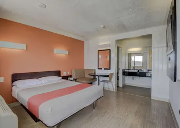 Motel 6 San Antonio, TX - Fort Sam Houston hotel thumbnail 8