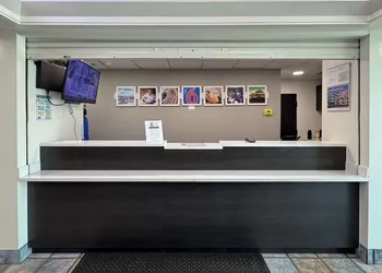 Motel 6 Joliet, IL - Chicago - I-55 hotel thumbnail 2