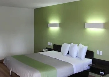 Days Inn by Wyndham Cincinnati I-71 hotel thumbnail 2
