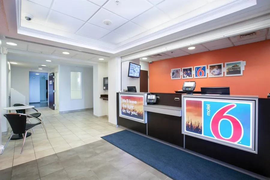 Motel 6 Brooklyn Center, MN - Minneapolis hotel detail image 2