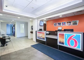 Motel 6 Brooklyn Center, MN - Minneapolis hotel thumbnail 2