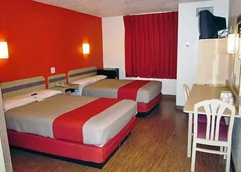 Motel 6 McKinney, TX - North hotel thumbnail 6