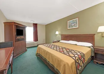Super 8 by Wyndham Indianapolis South hotel thumbnail 7