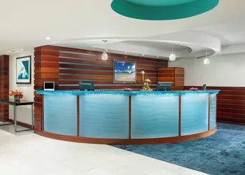 Courtyard by Marriott Waikiki Beach hotel thumbnail 2