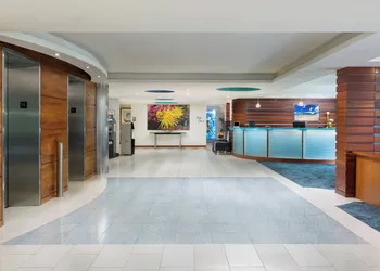 Courtyard by Marriott Waikiki Beach hotel thumbnail 4