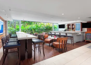 Courtyard by Marriott Waikiki Beach hotel thumbnail 6