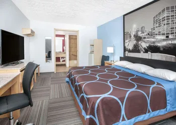 Super 8 by Wyndham City of Moore hotel thumbnail 2