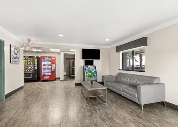 Quality Inn Atlanta Airport - Central hotel thumbnail 3