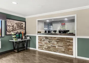 Quality Inn Atlanta Airport - Central hotel thumbnail 5