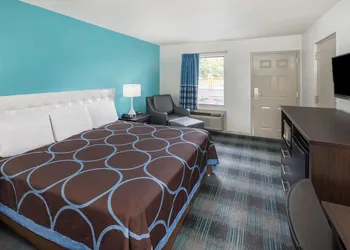Howard Johnson by Wyndham Vicksburg hotel thumbnail 7
