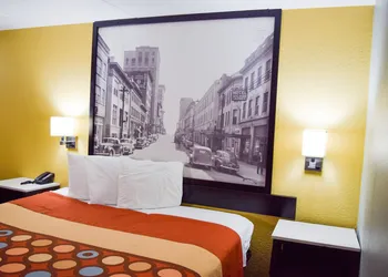 Super 8 by Wyndham Raleigh Downtown hotel thumbnail 4