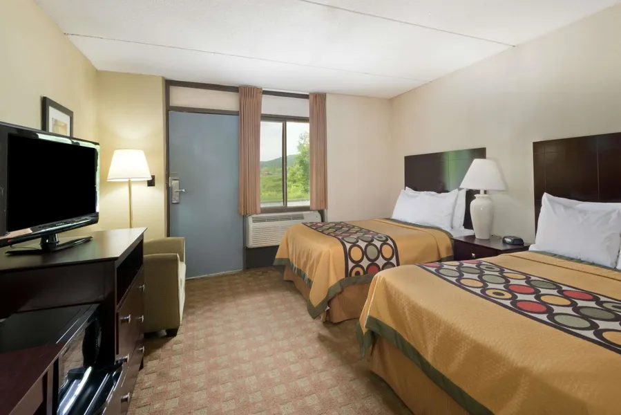 Super 8 by Wyndham White River Junction hotel detail image 6