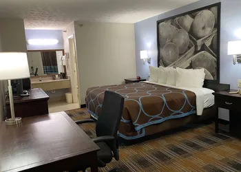 Super 8 by Wyndham Covington hotel thumbnail 6
