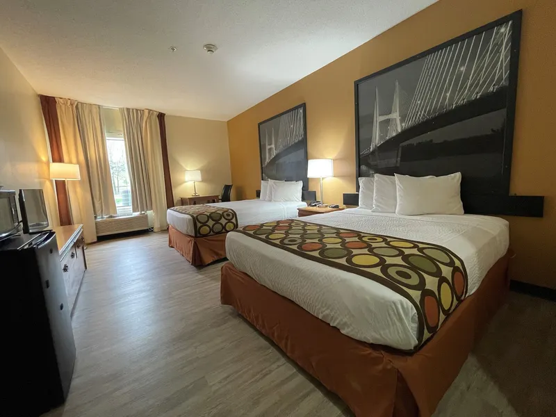 Super 8 by Wyndham Pevely hotel detail image 6