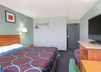 Super 8 by Wyndham Sacramento/Florin Rd hotel thumbnail 6