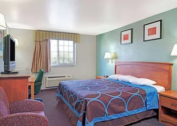 Super 8 by Wyndham Sacramento/Florin Rd hotel thumbnail 7
