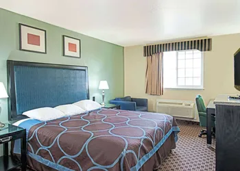 Super 8 by Wyndham Sacramento/Florin Rd hotel thumbnail 5