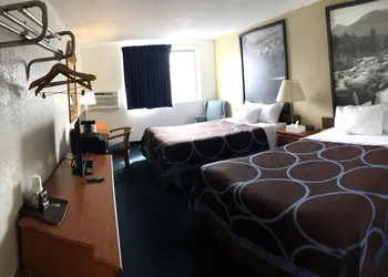 Super 8 by Wyndham Montgomery Maybrook hotel thumbnail 5