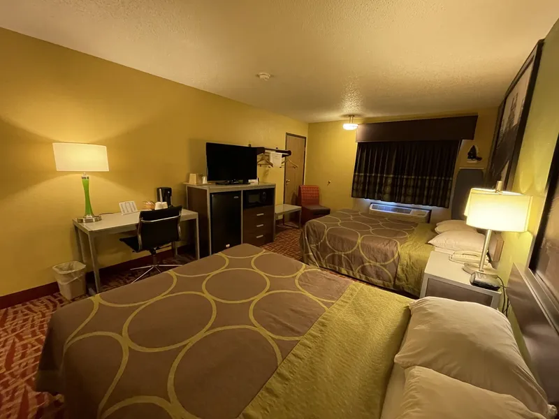 Super 8 by Wyndham Van Buren/Ft. Smith Area hotel detail image 6