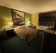 Super 8 by Wyndham Van Buren/Ft. Smith Area hotel detail image 7