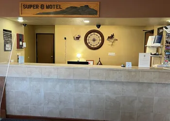 Super 8 by Wyndham Trinidad hotel thumbnail 2