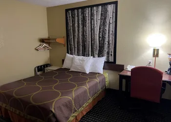 Super 8 by Wyndham Trinidad hotel thumbnail 3