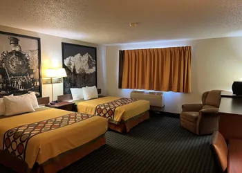 Super 8 by Wyndham Trinidad hotel thumbnail 4