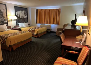 Super 8 by Wyndham Trinidad hotel thumbnail 5