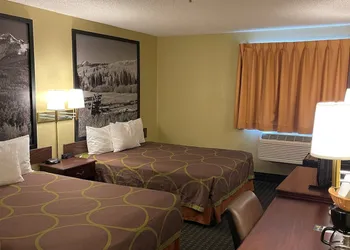 Super 8 by Wyndham Trinidad hotel thumbnail 8