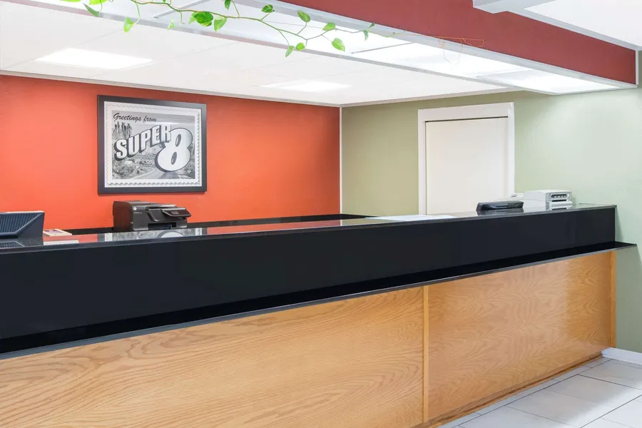 Super 8 by Wyndham Dothan hotel detail image 2