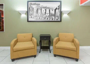 Super 8 by Wyndham Dothan hotel thumbnail 3