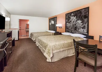 Premier Inn Palestine hotel thumbnail 5