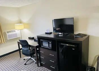 Super 8 by Wyndham Clear Lake hotel thumbnail 6