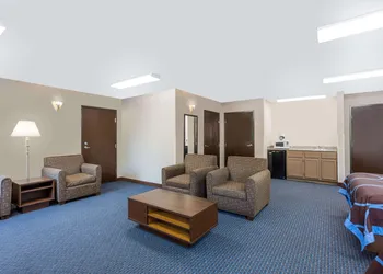 Super 8 by Wyndham El Dorado hotel thumbnail 5