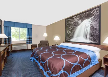 Super 8 by Wyndham El Dorado hotel thumbnail 6