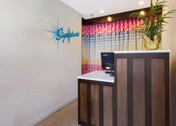 Signature Inn Oakland hotel thumbnail 2