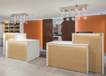 La Quinta Inn & Suites by Wyndham Perry hotel thumbnail 2