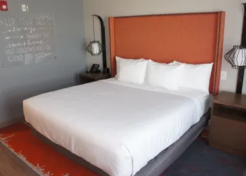 La Quinta Inn & Suites by Wyndham Perry hotel thumbnail 3