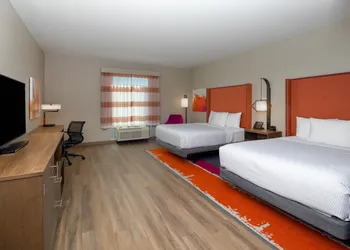 La Quinta Inn & Suites by Wyndham Perry hotel thumbnail 4